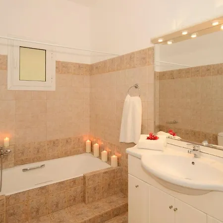 Leonoras House Villa